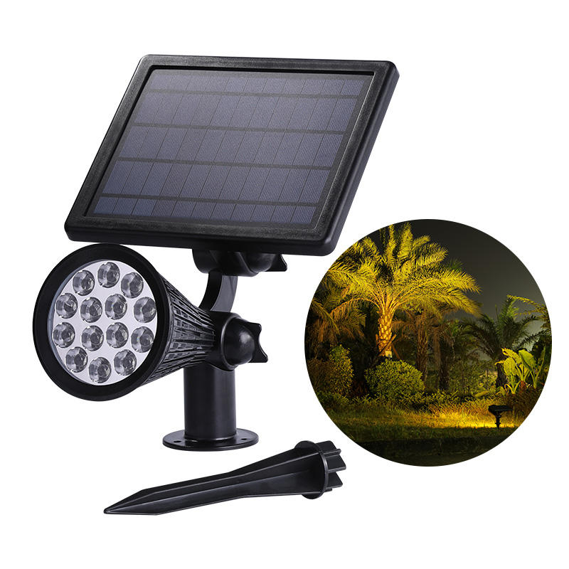 Iplux Solar LED Tuinspot Pro 270 lumen sfeerafbeelding 2